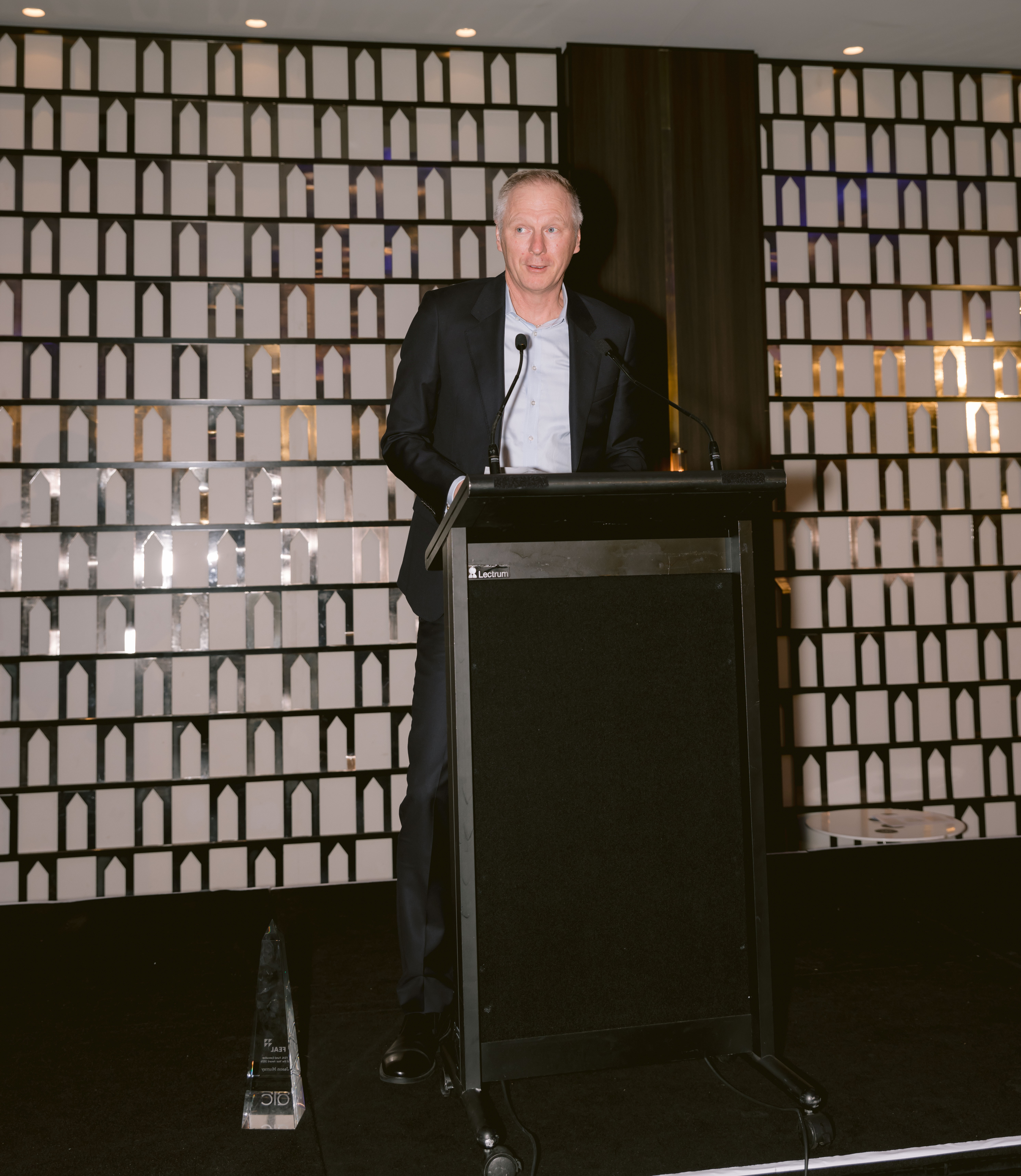 jason receives award